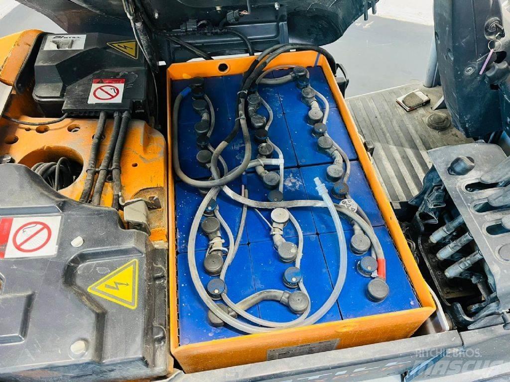 Still RX50-15 Electric Forklifts