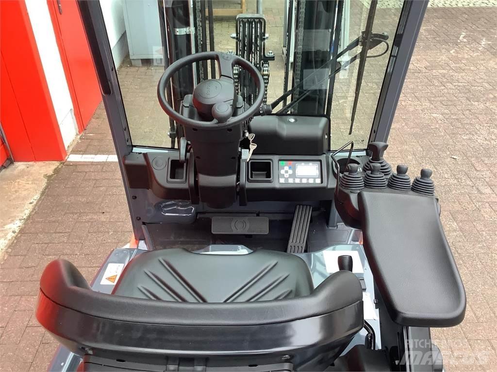 Toyota 8FBE16T Electric Forklifts
