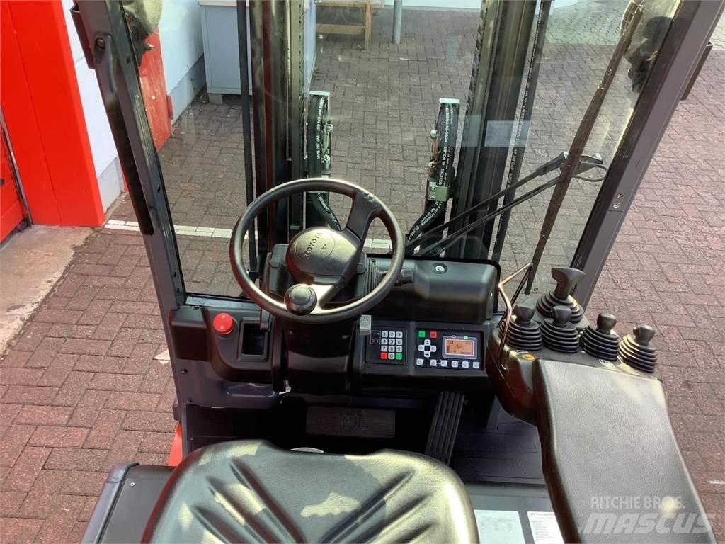 Toyota 8FBE16T Electric Forklifts