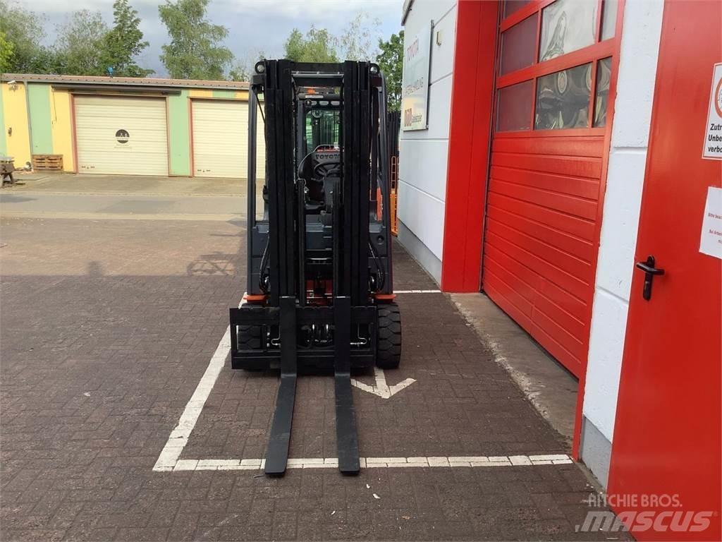 Toyota 8FBE18T Electric Forklifts