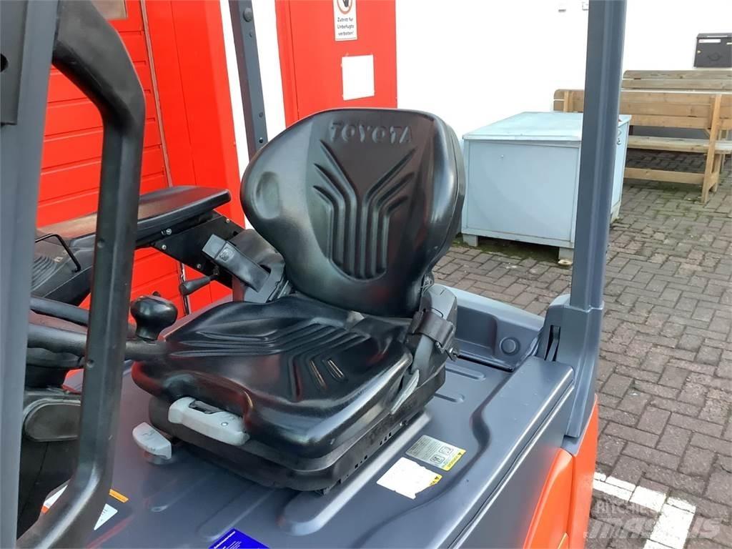 Toyota 8FBE20T Electric Forklifts