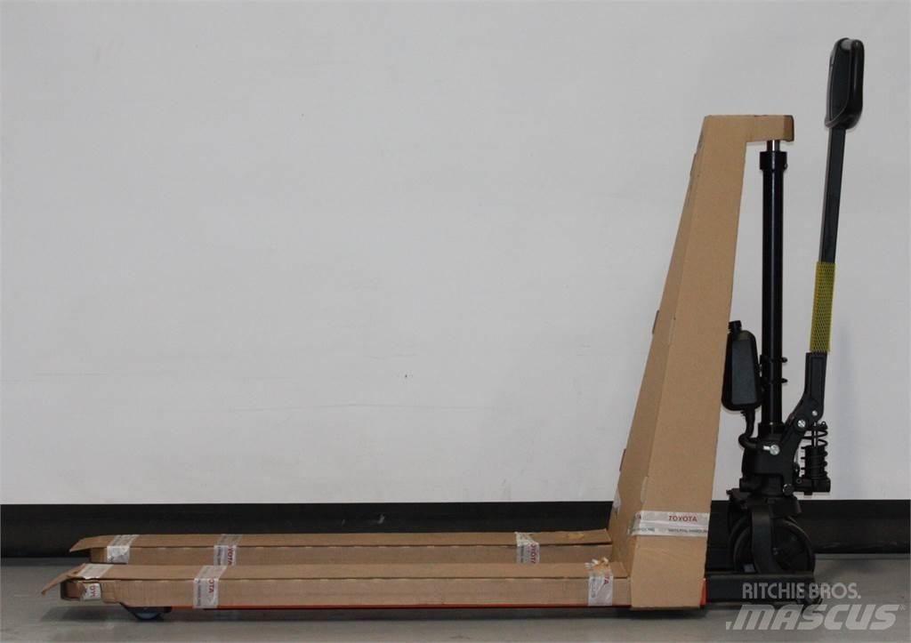 Toyota HHM100 Pallet Truck