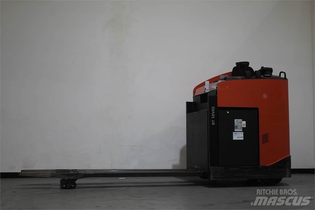 Toyota LRE300 Self Propelled Stackers