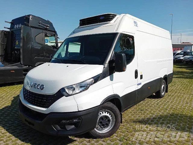 Iveco 35S16 Reefer Trucks