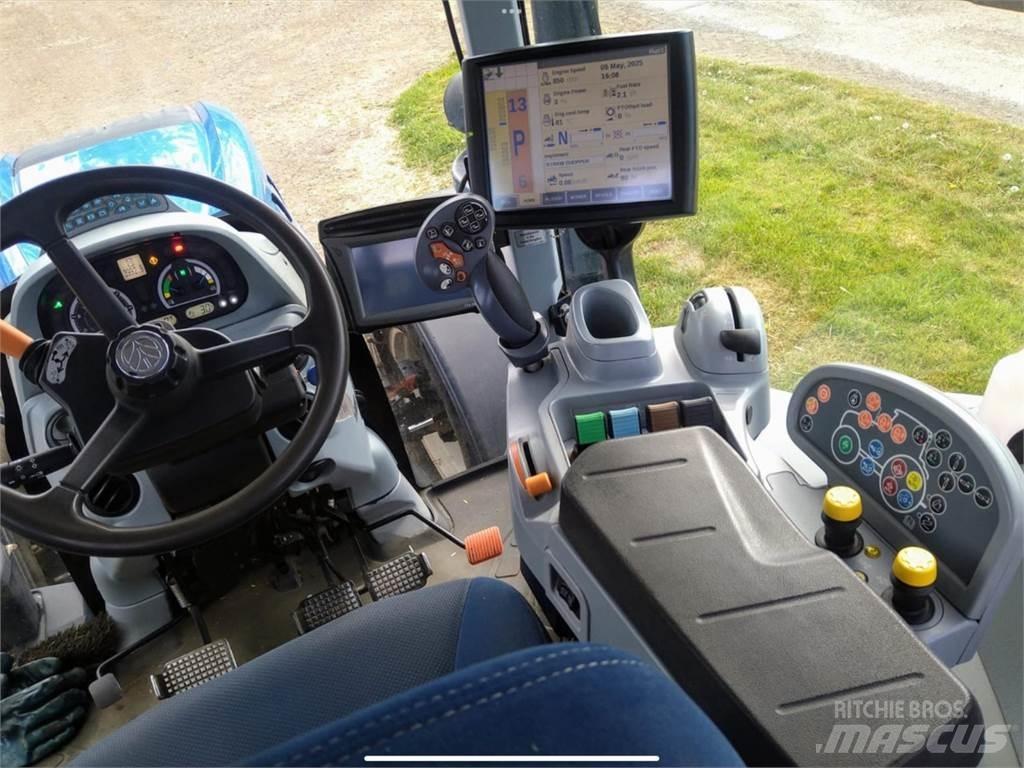 New Holland T7.210 Tractors