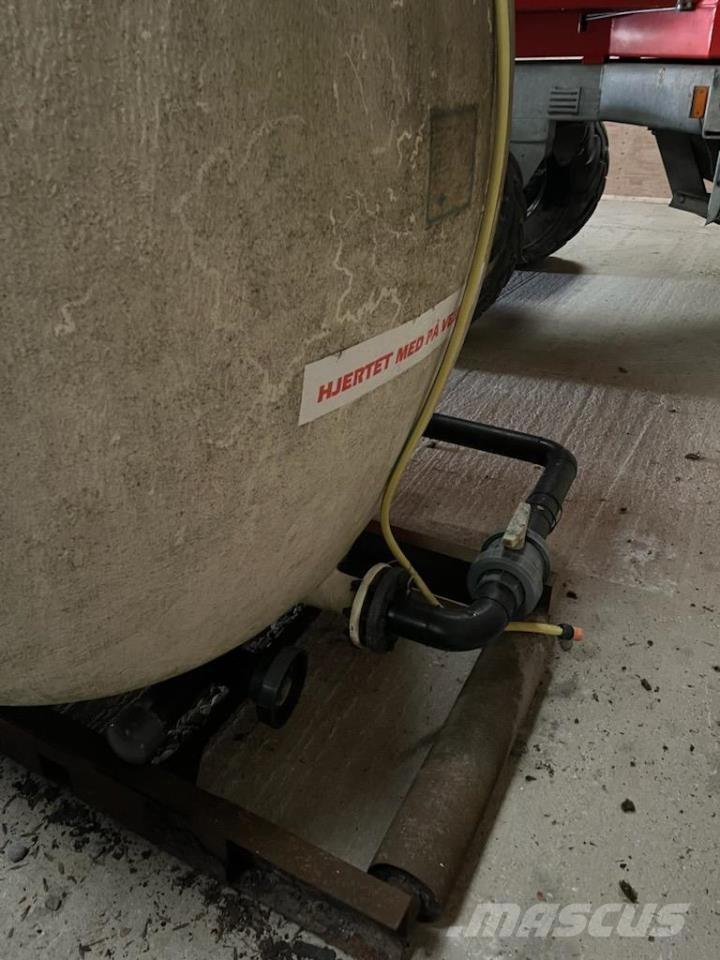  15.000 L vandtank Receiving hoppers, blowers and elevators