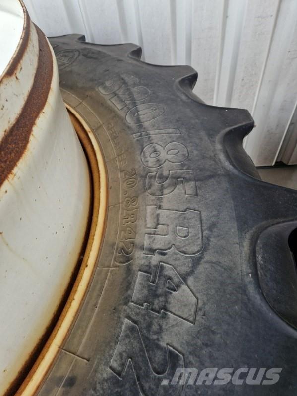 BKT 520/85R42 Tires, wheels and rims