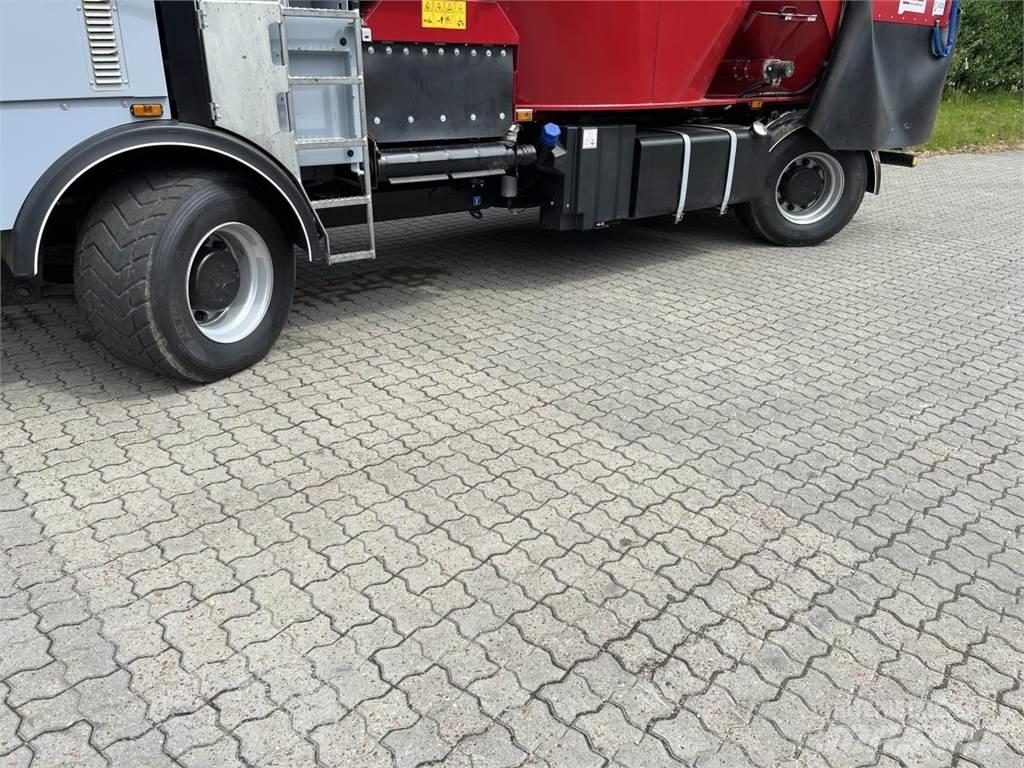 BvL SELVKØRENDE Forage wagons