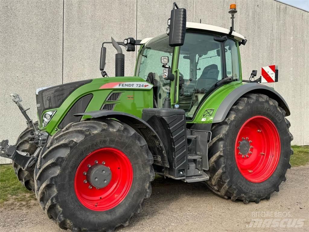 Fendt 724 Tractors