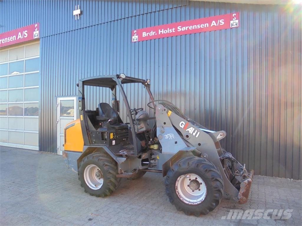 GiANT 5003 Mini Loader