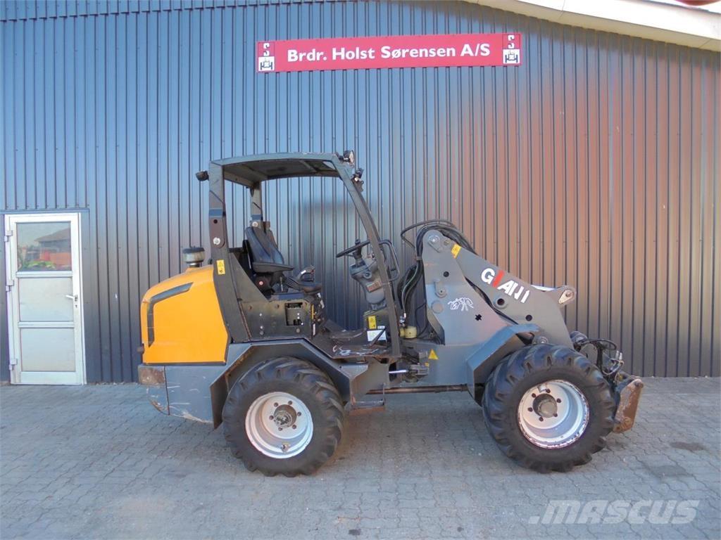 GiANT 5003 Mini Loader