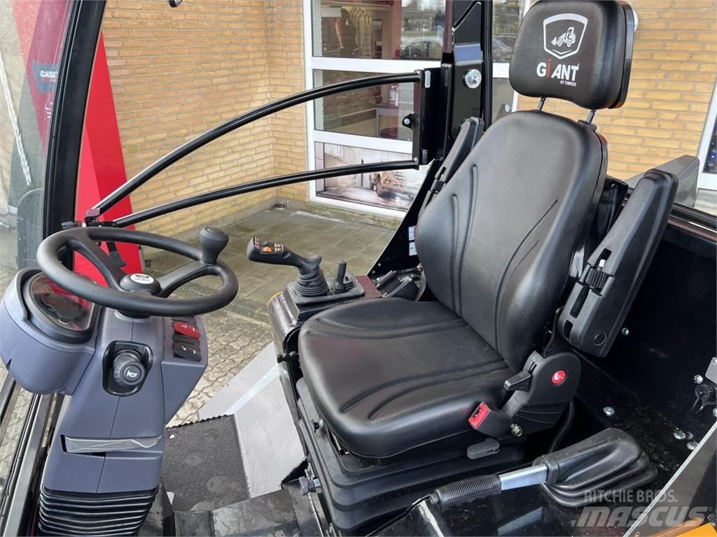 GiANT G3500 Mini Loader