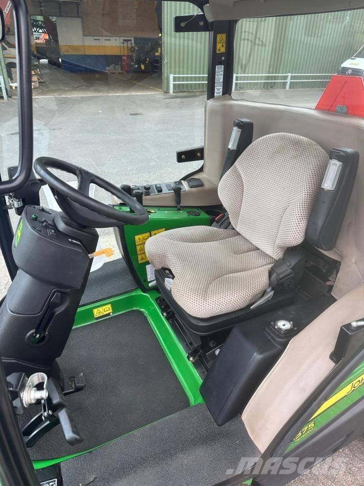 John Deere 1575 Compact tractors