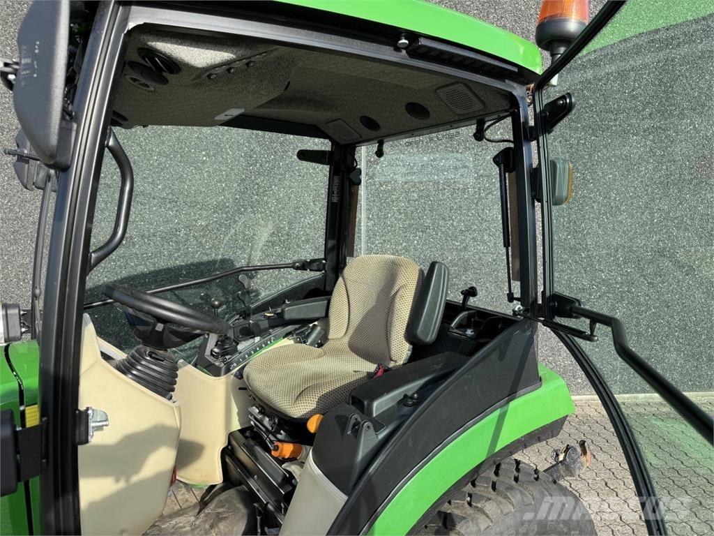 John Deere 2038R Compact tractors