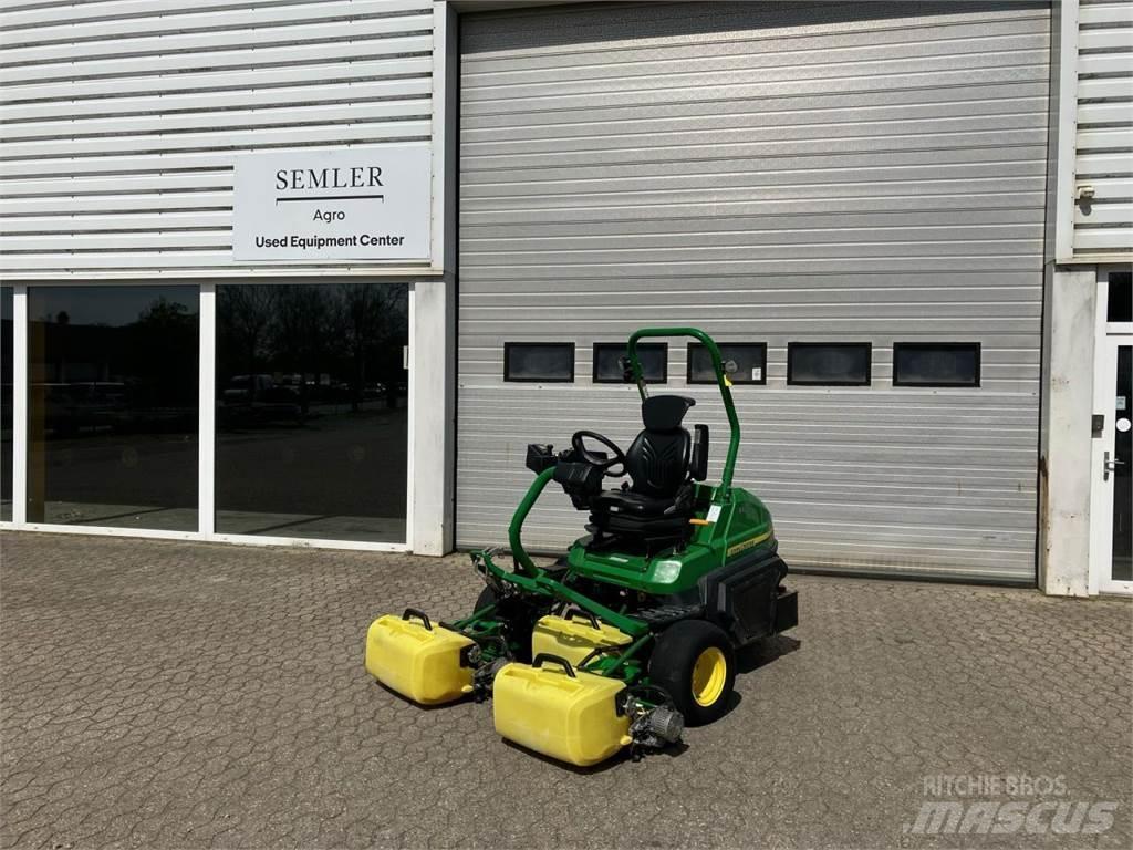 John Deere 2700 Fairway mowers