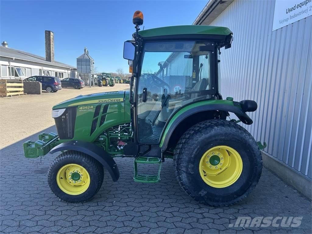 John Deere 4052R Compact tractors