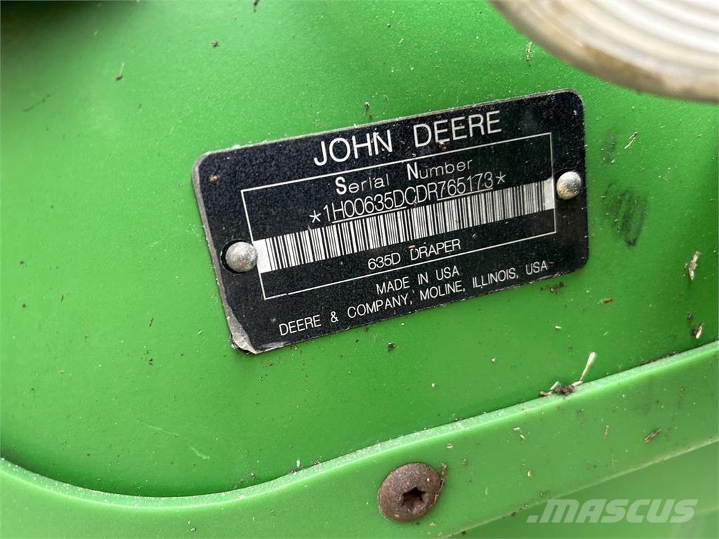 John Deere 635D Harvester Headers