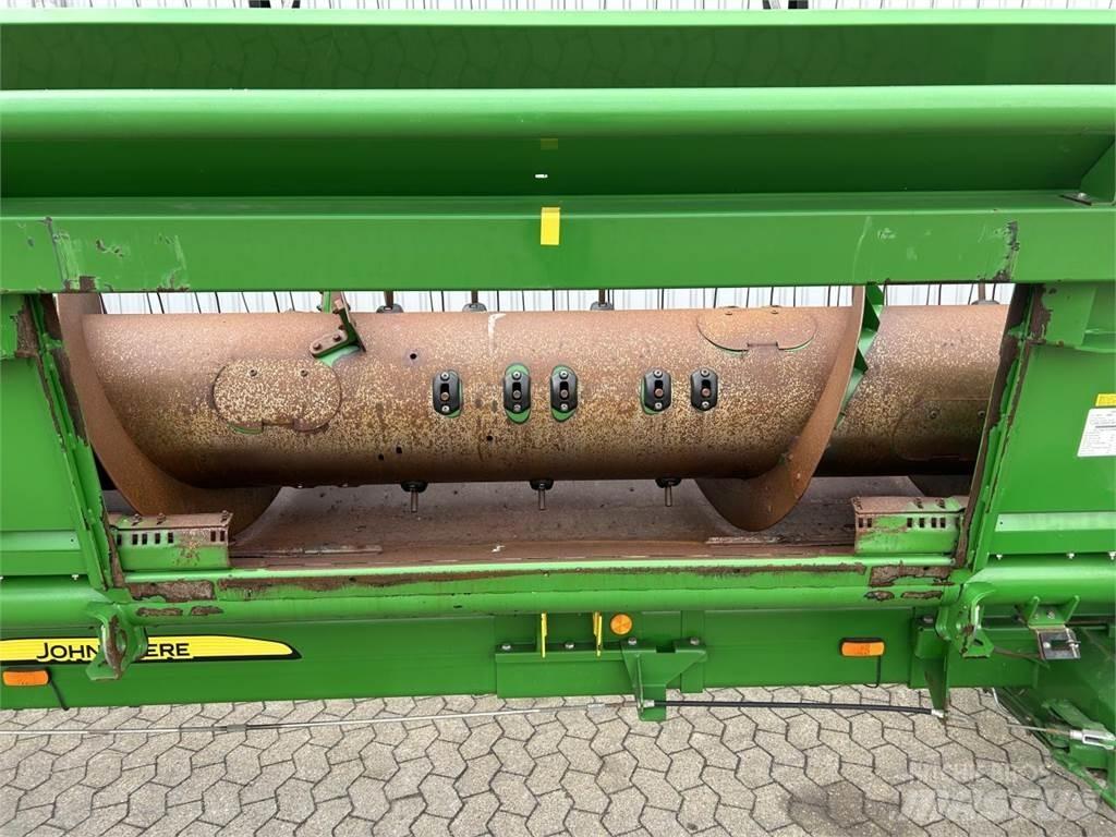 John Deere 635R Harvester Headers