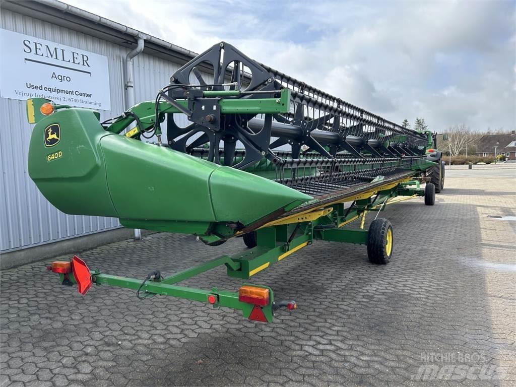 John Deere 640D Harvester Headers