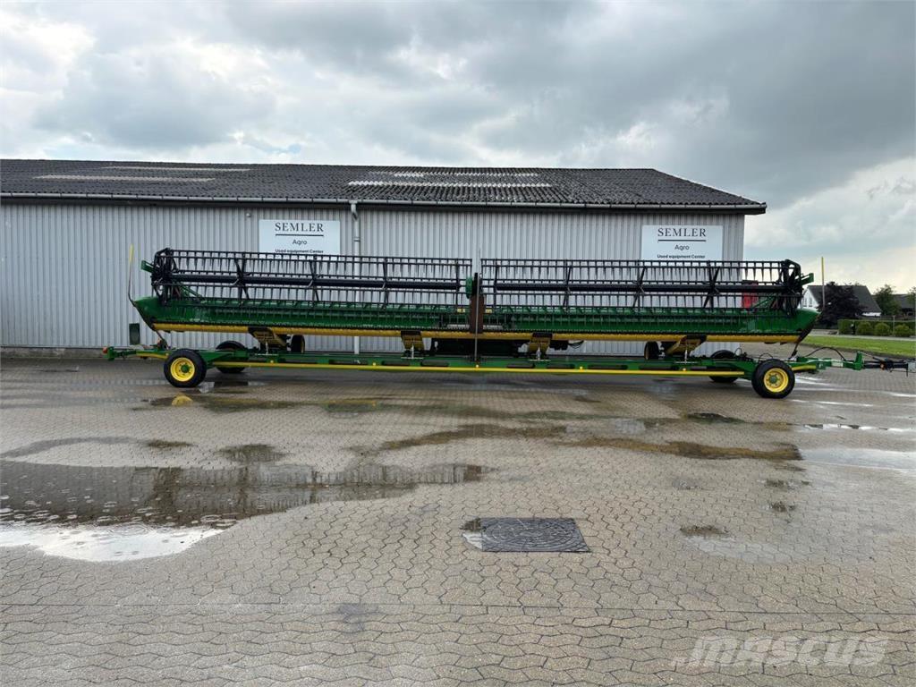 John Deere 640D Harvester Headers