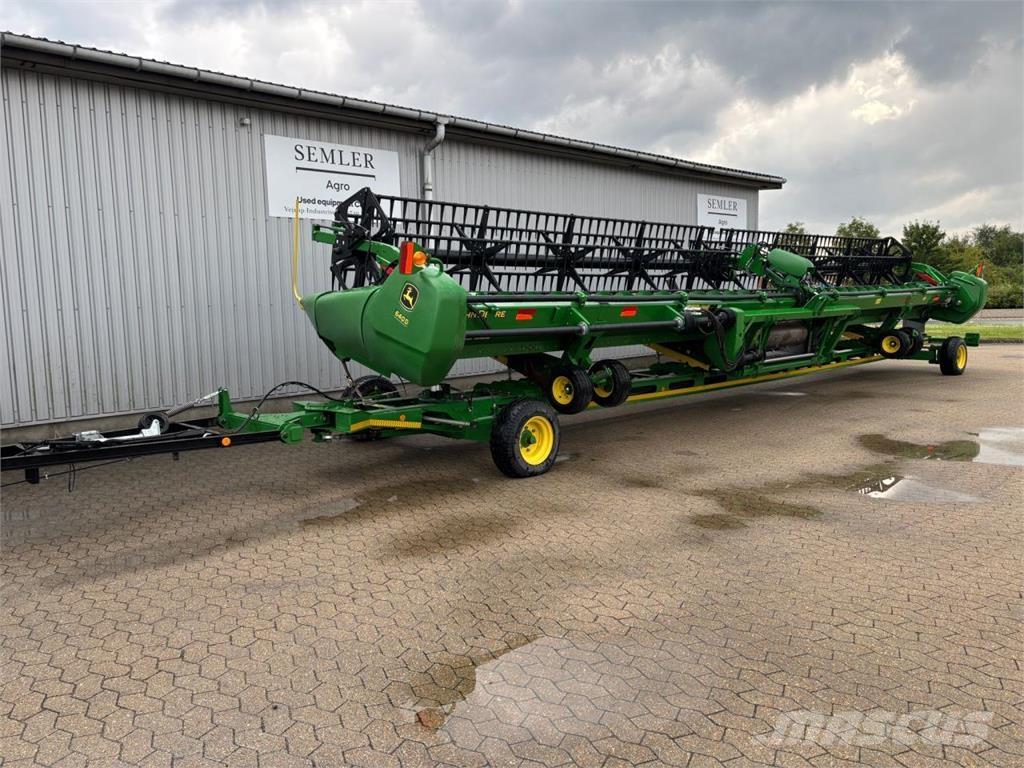 John Deere 640D Harvester Headers