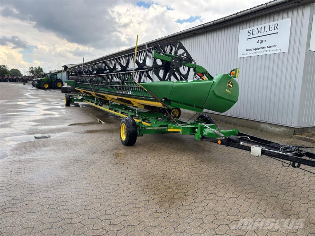 John Deere 640D Harvester Headers
