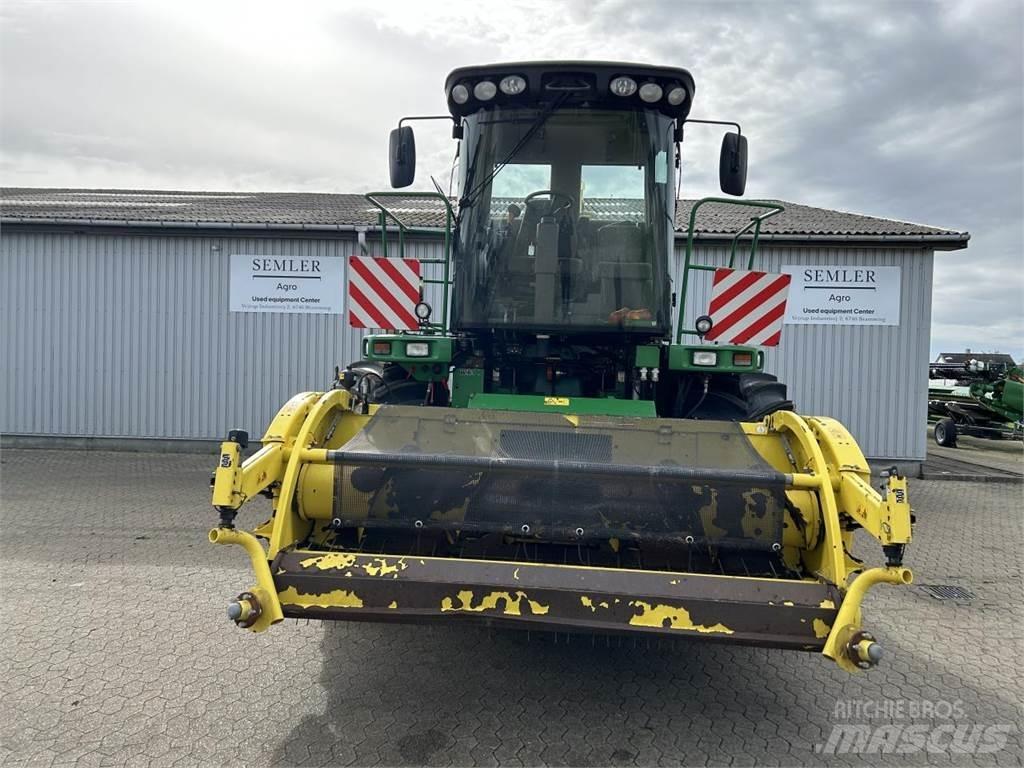 John Deere 7500 Forage Harvester