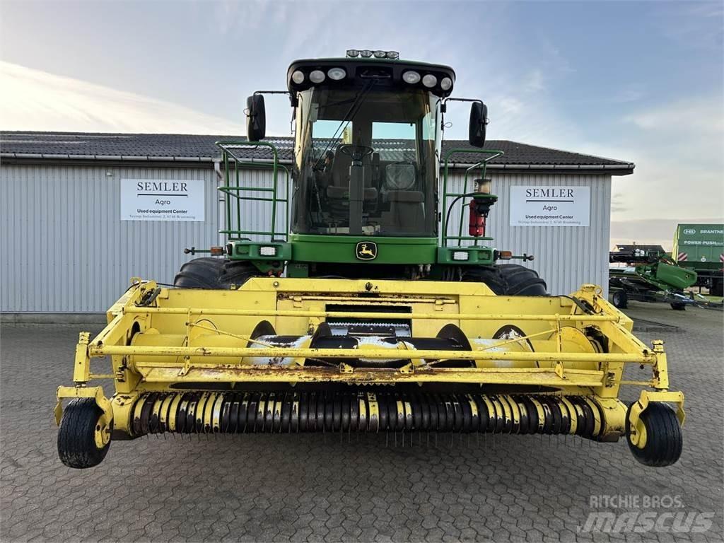 John Deere 7700 Forage Harvester