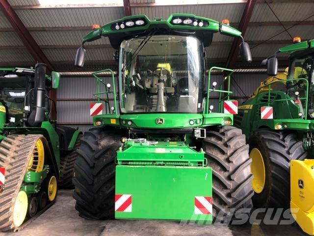John Deere 8500 Forage Harvester