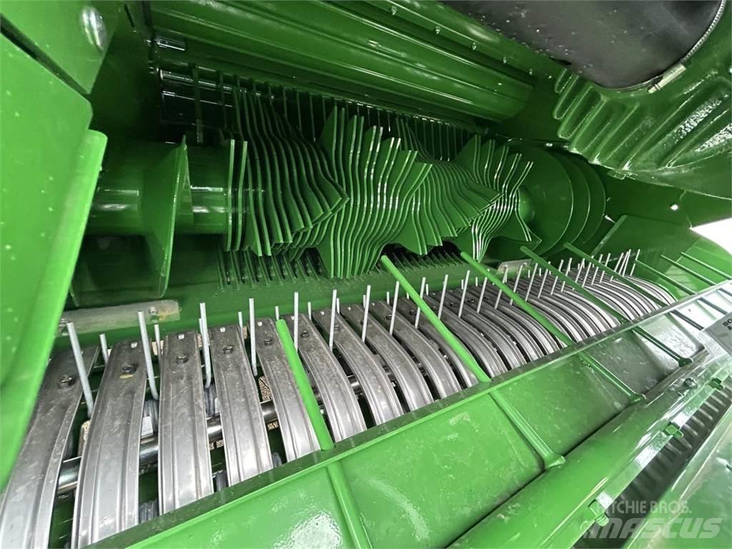 John Deere C441R Round Balers