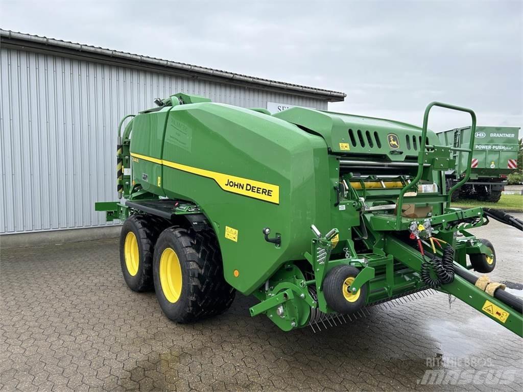 John Deere C441R Round Balers