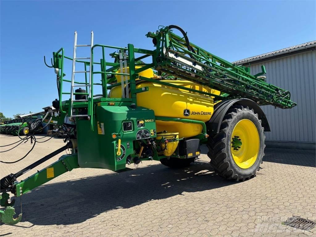 John Deere M952I Trailed sprayers