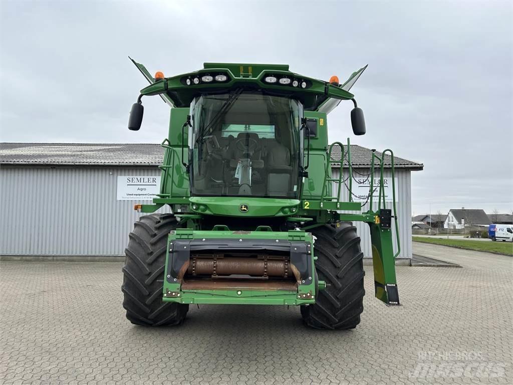 John Deere S685I Combine Harvesters
