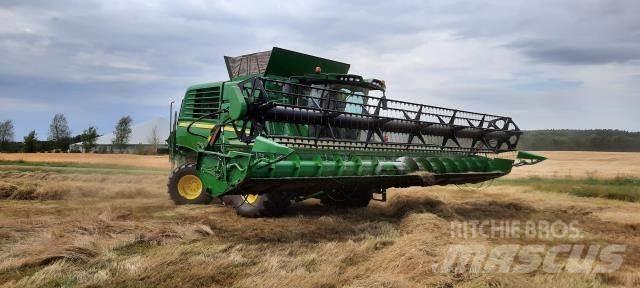 John Deere T660 Combine Harvesters