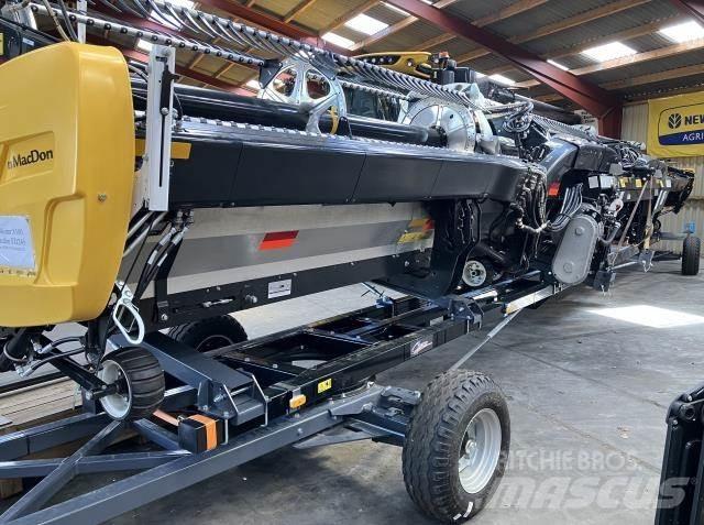 MacDon FD245 Harvester Headers