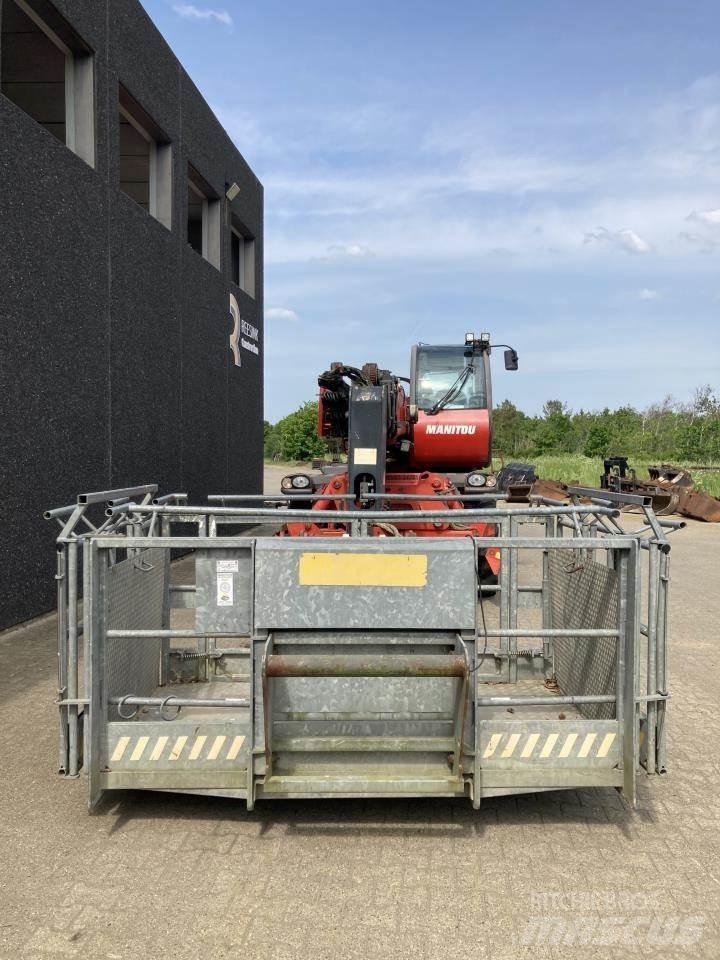 Manitou MRT2540 Telescopic Handlers