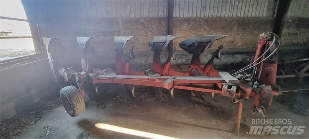 Naud 5 FURET Reversible ploughs