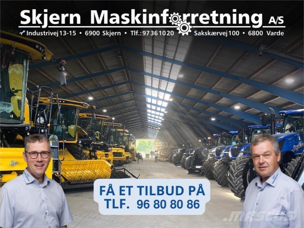 New Holland T9040 Tractors