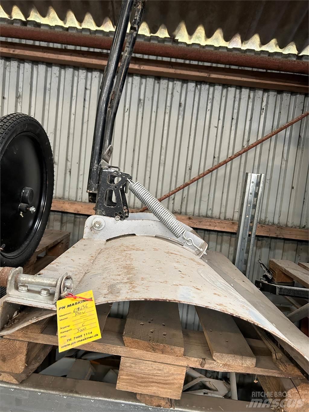 Polaris SNEPLOV Snow Blades And Plows