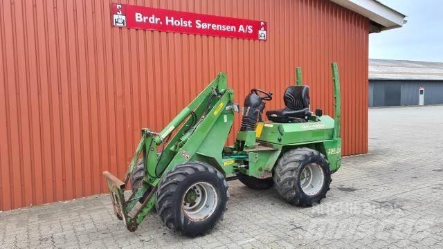 Striegel 300 Mini Loader