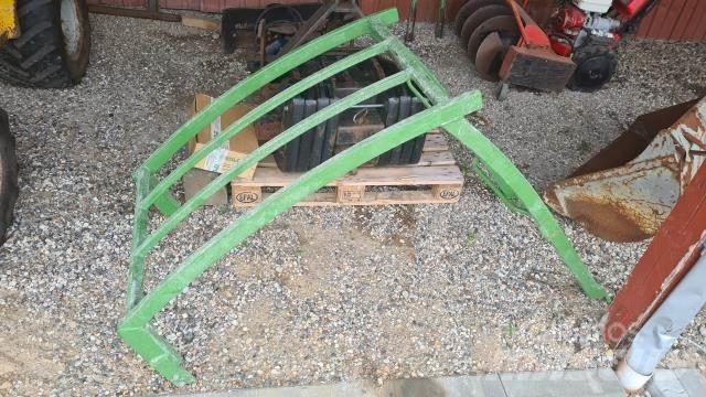 Striegel 300 Mini Loader