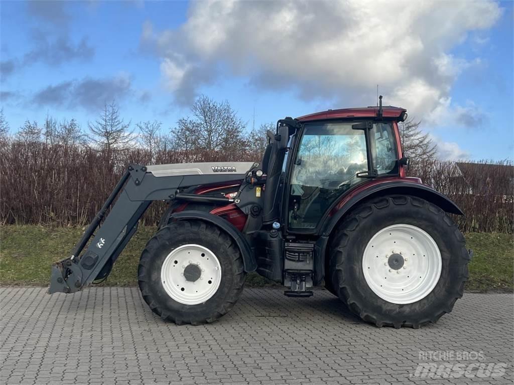 Valtra N 174 Tractors