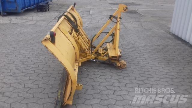  - - - 2.5 MTR Snow Blades And Plows