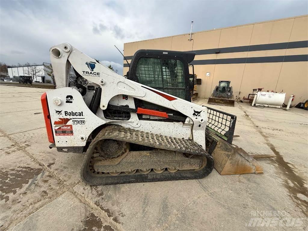 Bobcat T740 Mini Loader