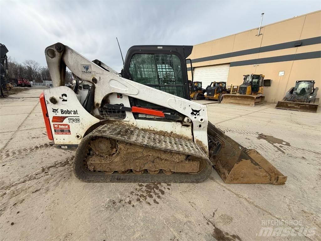 Bobcat T740 Mini Loader