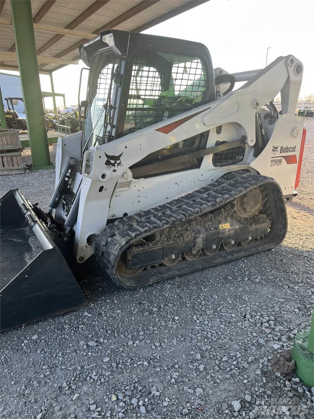 Bobcat T740 Mini Loader