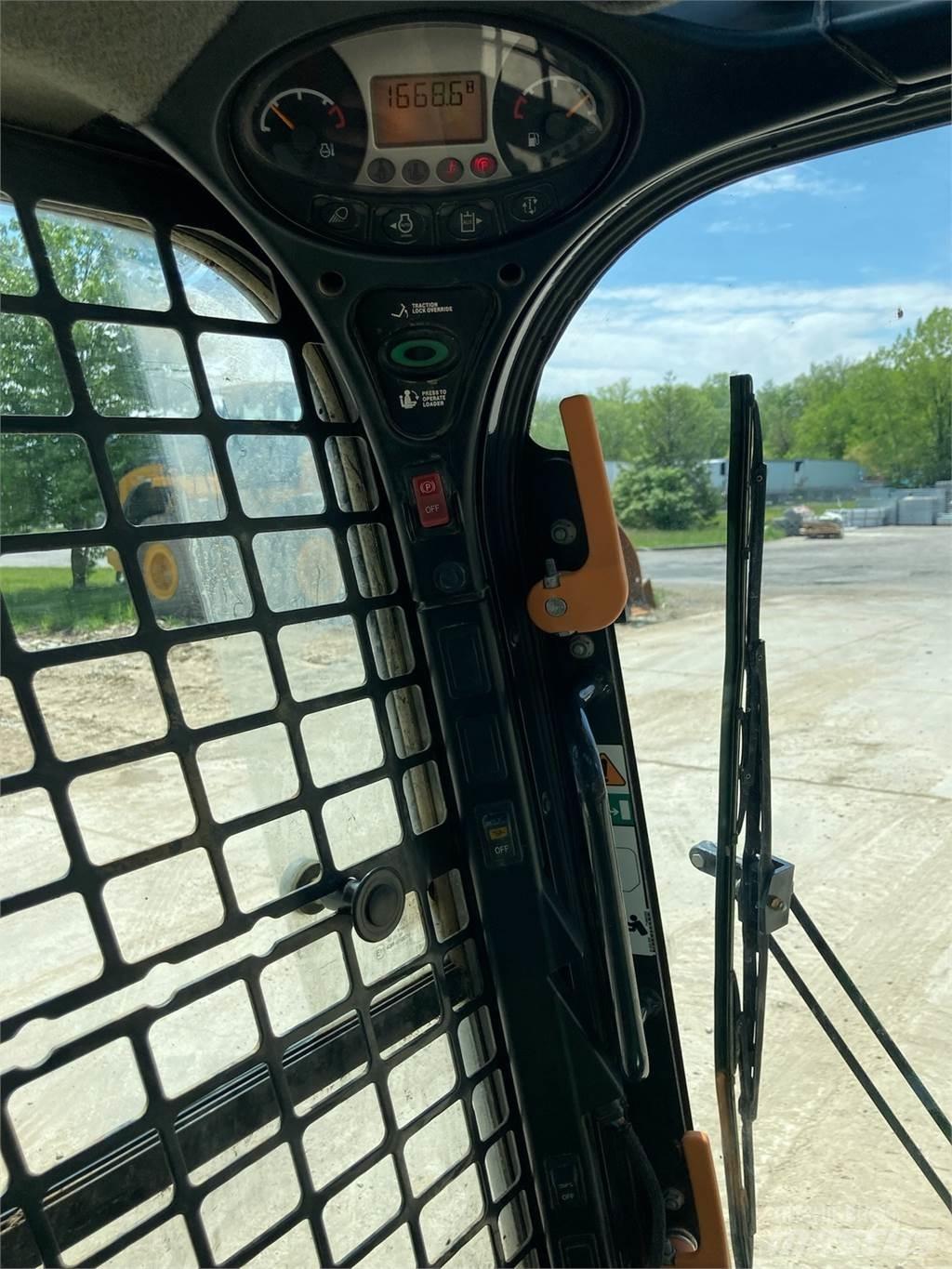 Bobcat T740 Mini Loader