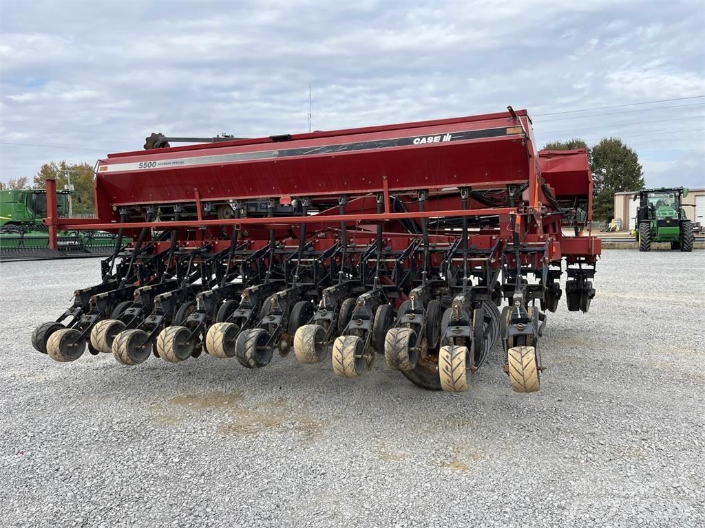 Case IH 5500 Farm Drills