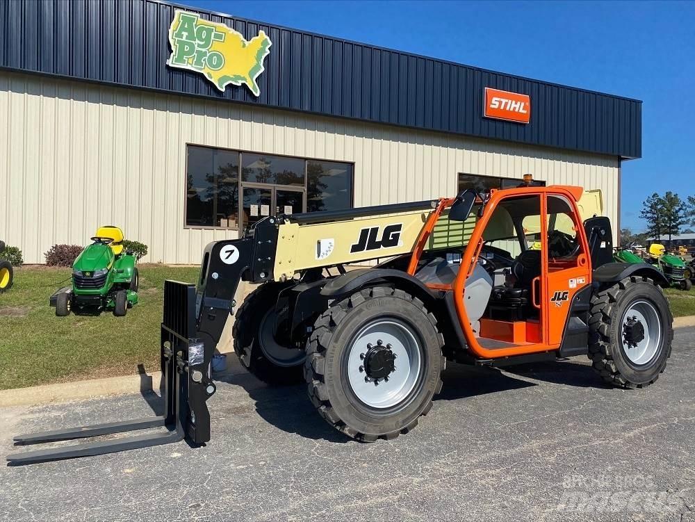 JLG 742 Telescopic Handlers