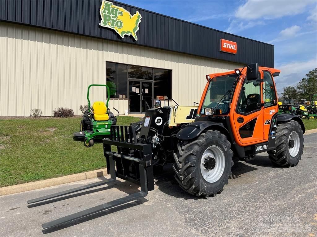 JLG 823 Telescopic Handlers